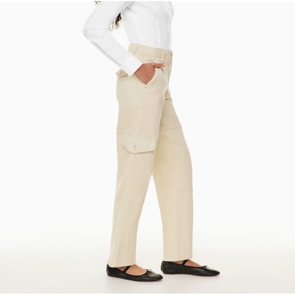 Aritzia Wilfred Maeve Cargo Pant Mid-rise twill cargo pants - Picture 1 of 13